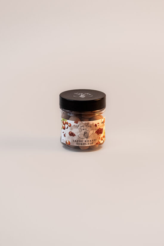 Lazdu rieksti šokolādē